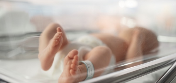 Neonato muore a 24 ore dalla nascita